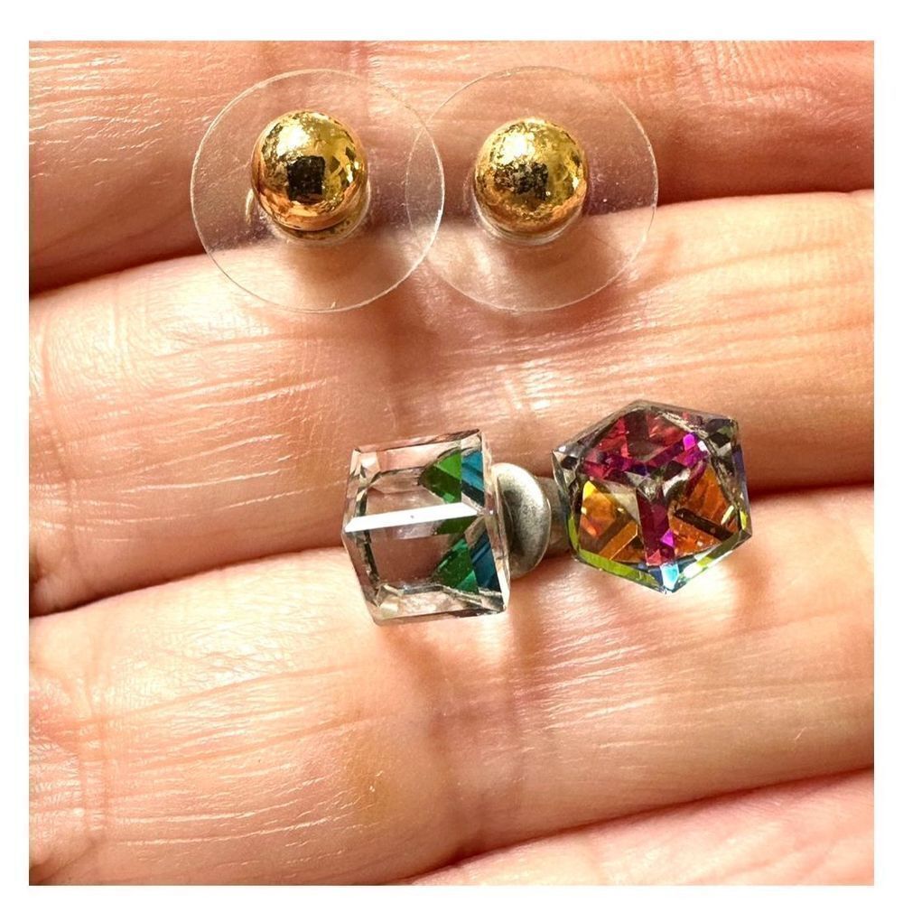 Bundle of 2 post earrings- gold tone and clear